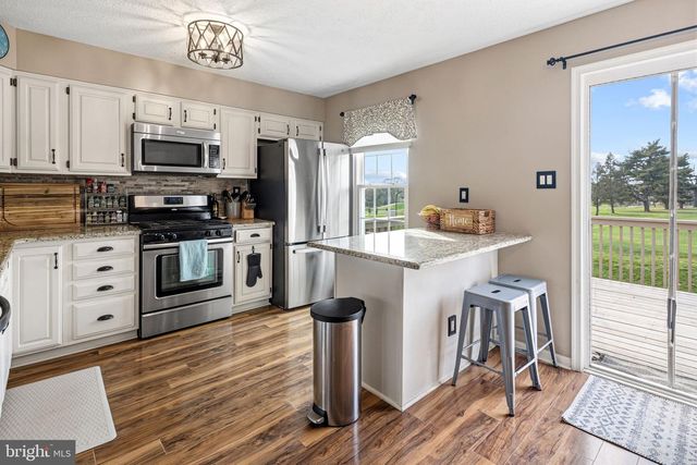 78 PEBBLE LN, Blackwood, NJ 08012