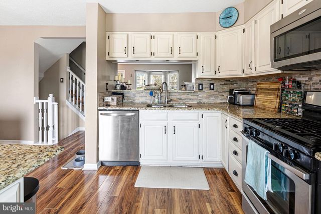 78 PEBBLE LN, Blackwood, NJ 08012