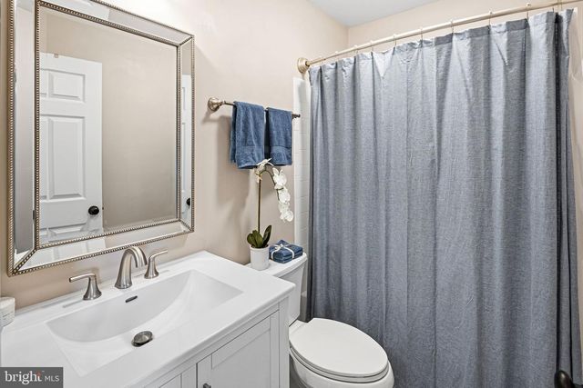 78 PEBBLE LN, Blackwood, NJ 08012