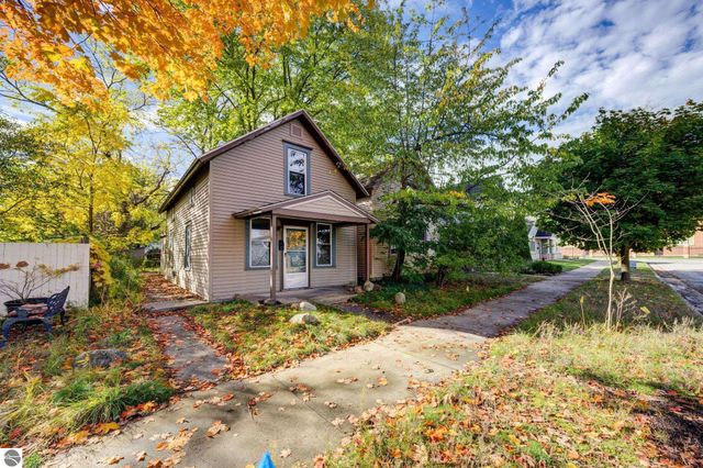 617 Second Street, Traverse City, MI 49684
