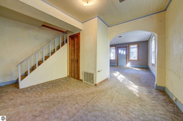 617 Second Street, Traverse City, MI 49684