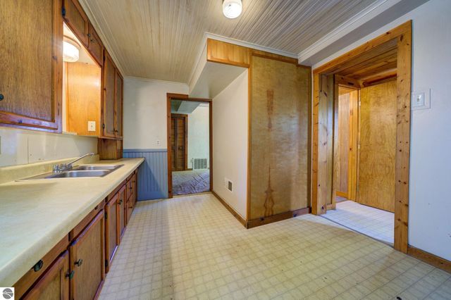 617 Second Street, Traverse City, MI 49684