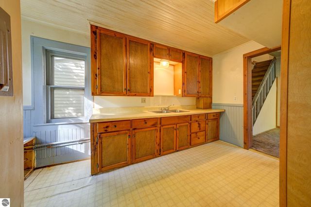 617 Second Street, Traverse City, MI 49684