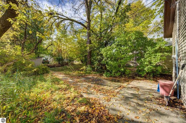 617 Second Street, Traverse City, MI 49684