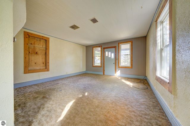 617 Second Street, Traverse City, MI 49684