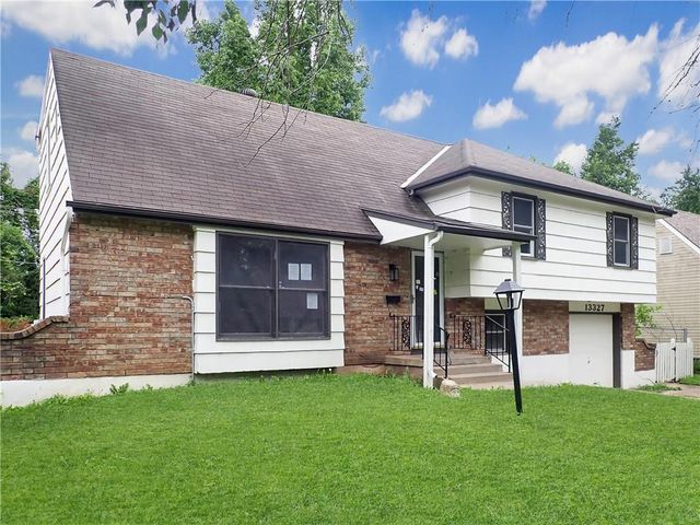13327 Donnelly Avenue, Grandview, MO 64030