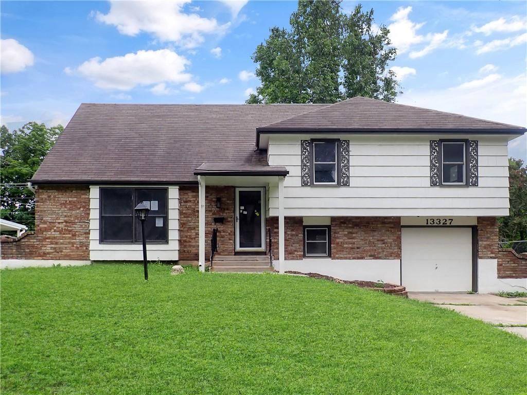 13327 Donnelly Avenue, Grandview, MO 64030