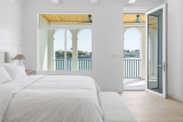 4000 Gulf Shore BLVD N 3000, Naples, FL 34103