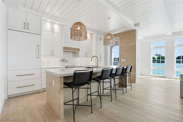 4000 Gulf Shore BLVD N 3000, Naples, FL 34103