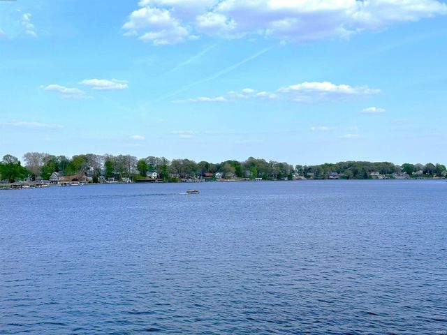 2951 N Lakeshore Drive, Monticello, IN 47960