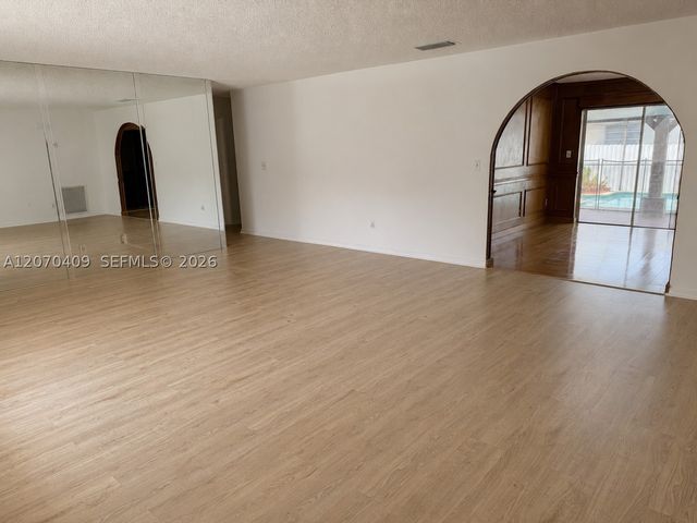 20200 SW 90th Ave Rd, Cutler Bay, FL 33189