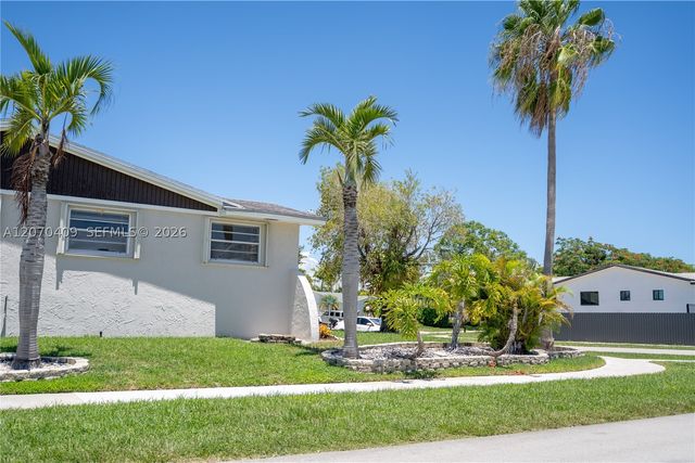 20200 SW 90th Ave Rd, Cutler Bay, FL 33189