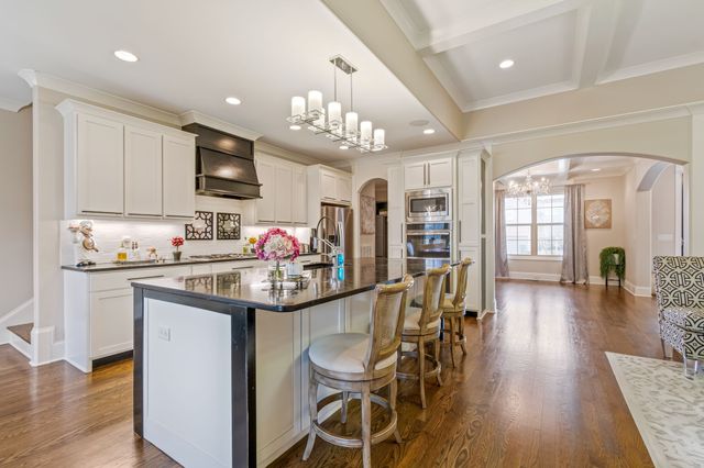 8007 June Apple Ln, Spring Hill, TN 37174