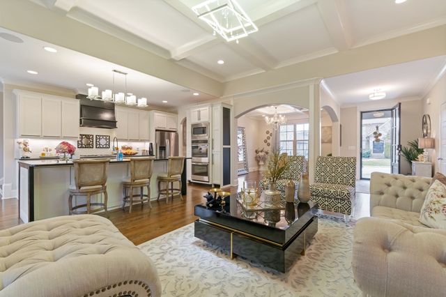 8007 June Apple Ln, Spring Hill, TN 37174