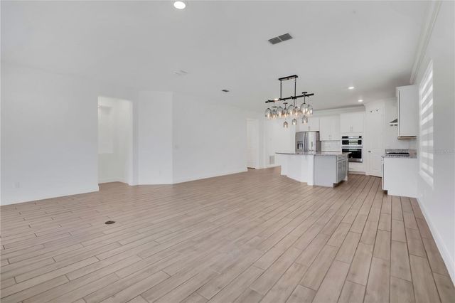 8318 VIVARO ISLE WAY, Windermere, FL 34786