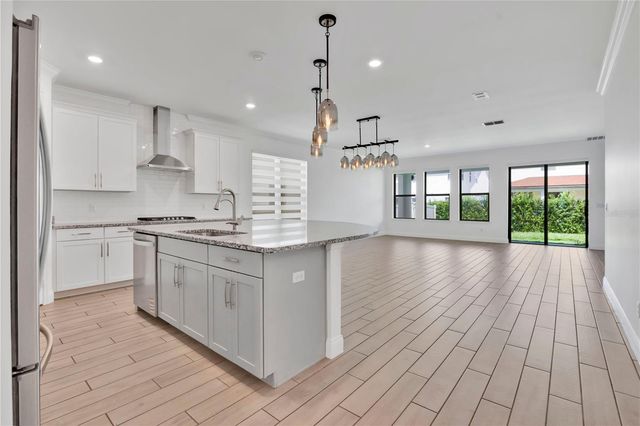 8318 VIVARO ISLE WAY, Windermere, FL 34786