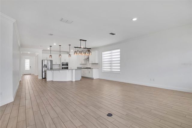 8318 VIVARO ISLE WAY, Windermere, FL 34786