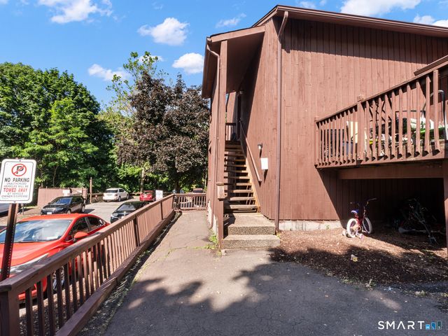 1 Fairfield Avenue 3, Danbury, CT 06810