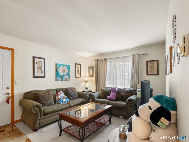 1 Fairfield Avenue 3, Danbury, CT 06810