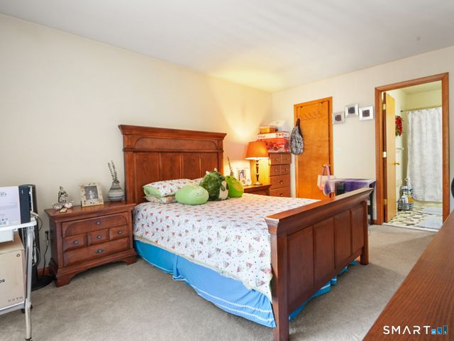 1 Fairfield Avenue 3, Danbury, CT 06810