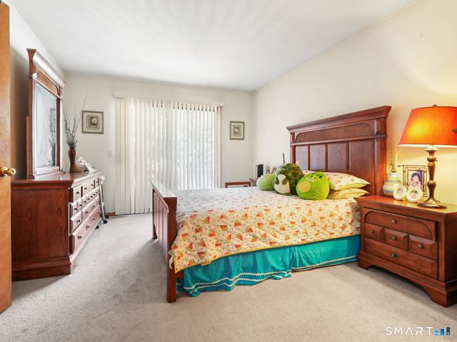 1 Fairfield Avenue 3, Danbury, CT 06810