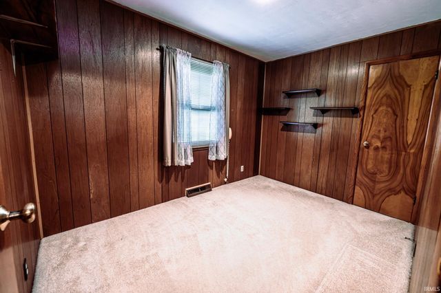 1321 Canterbury Drive, South Bend, IN 46628