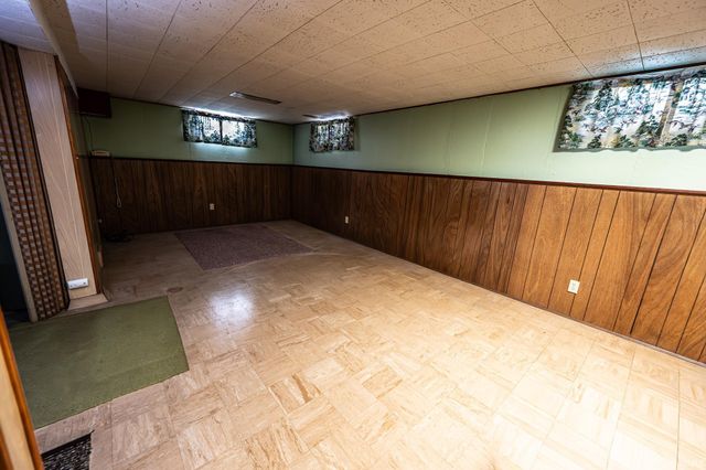 1321 Canterbury Drive, South Bend, IN 46628