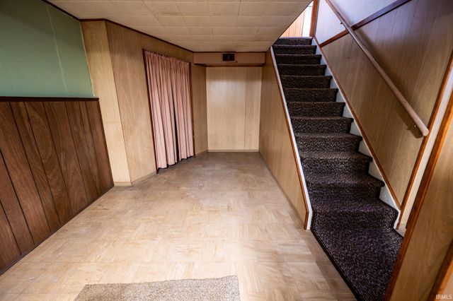 1321 Canterbury Drive, South Bend, IN 46628