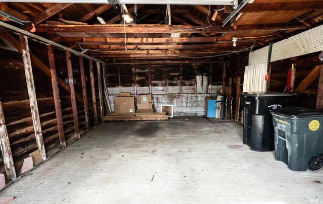 1321 Canterbury Drive, South Bend, IN 46628