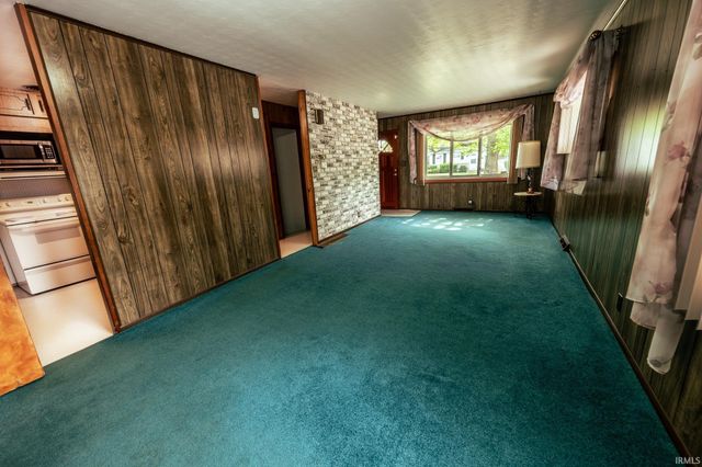 1321 Canterbury Drive, South Bend, IN 46628