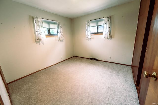 1321 Canterbury Drive, South Bend, IN 46628