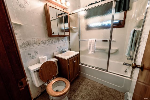 1321 Canterbury Drive, South Bend, IN 46628
