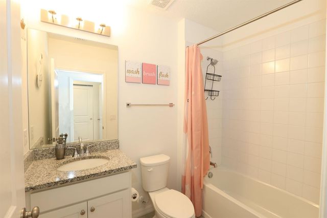 656 NE Waters Edge Lane, Port St. Lucie, FL 34983