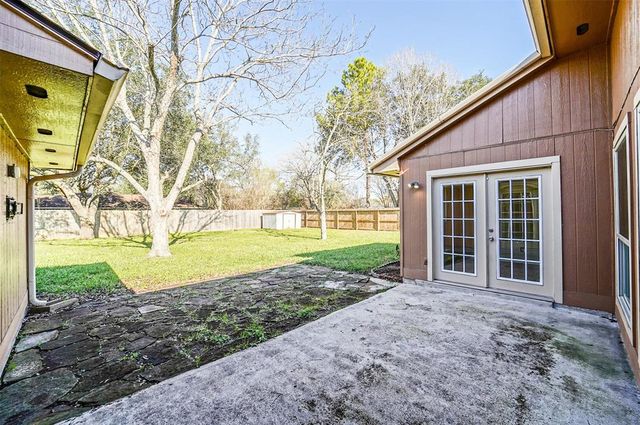 1309 Oak Hollow Drive, Friendswood, TX 77546