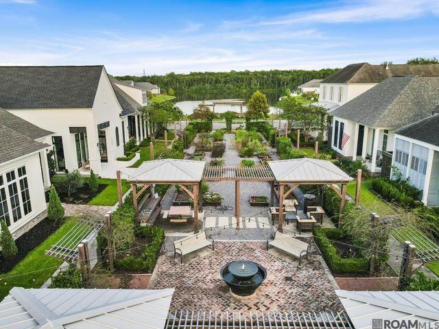 10733 Spring Fest Ln, Baton Rouge, LA 70810