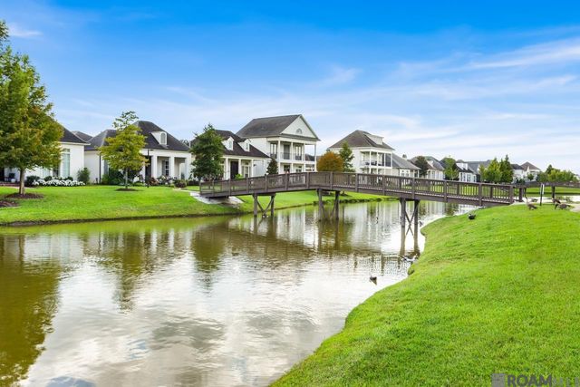 10733 Spring Fest Ln, Baton Rouge, LA 70810