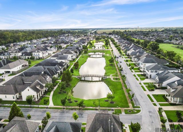 10733 Spring Fest Ln, Baton Rouge, LA 70810