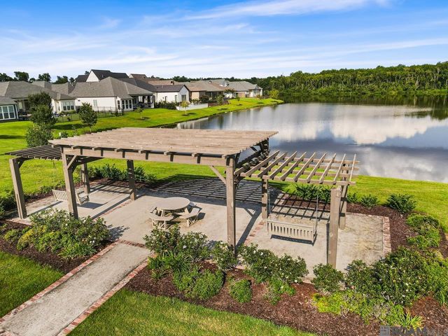 10733 Spring Fest Ln, Baton Rouge, LA 70810