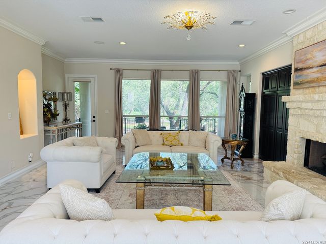 1 BELCOURT PL, San Antonio, TX 78257