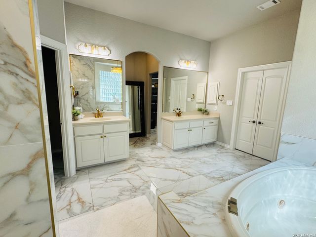 1 BELCOURT PL, San Antonio, TX 78257