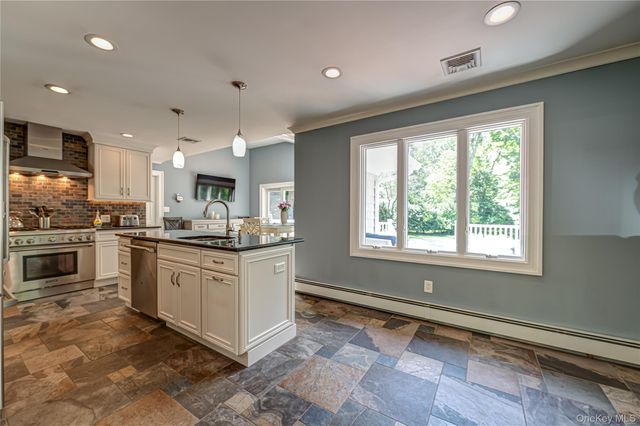 1130 5th Avenue, East Northport, NY 11731