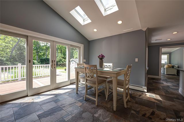 1130 5th Avenue, East Northport, NY 11731