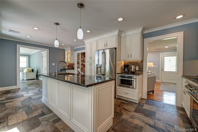 1130 5th Avenue, East Northport, NY 11731
