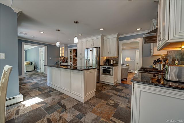 1130 5th Avenue, East Northport, NY 11731