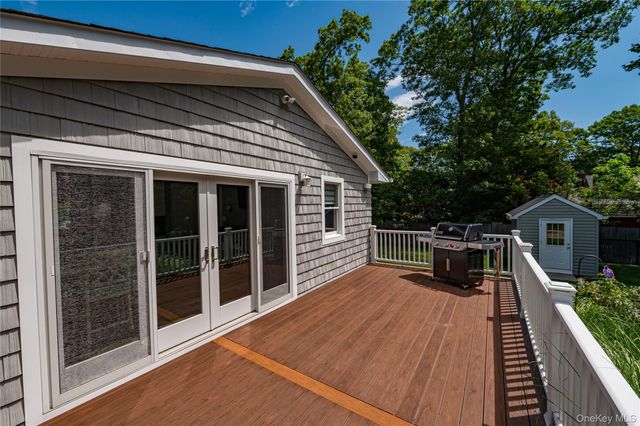 1130 5th Avenue, East Northport, NY 11731