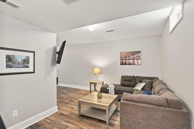 6377 Hoffman Trace Drive, Columbus, OH 43213