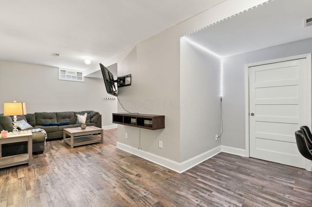 6377 Hoffman Trace Drive, Columbus, OH 43213