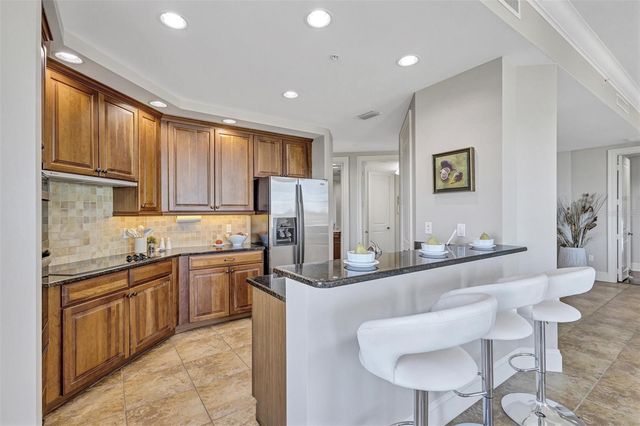 140 RIVIERA DUNES WAY 206, Palmetto, FL 34221