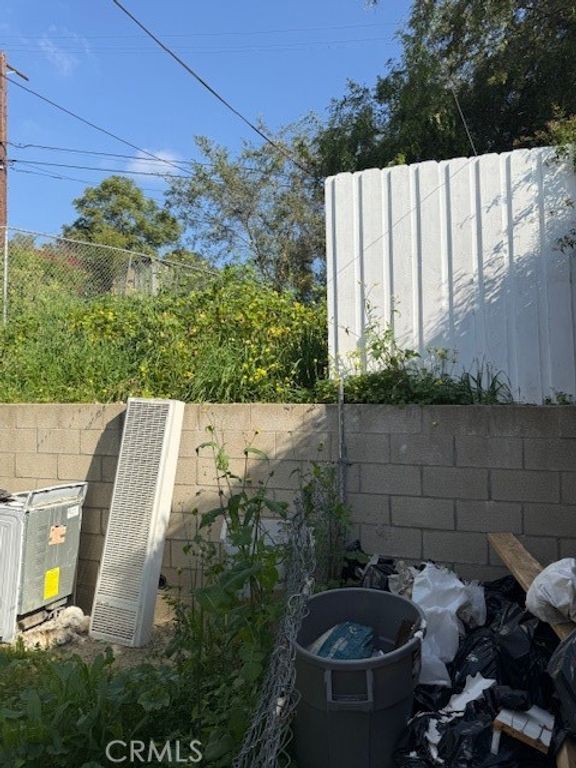 Image 15 of property listing at 4419 Radium Drive, Los Angeles, CA 90032