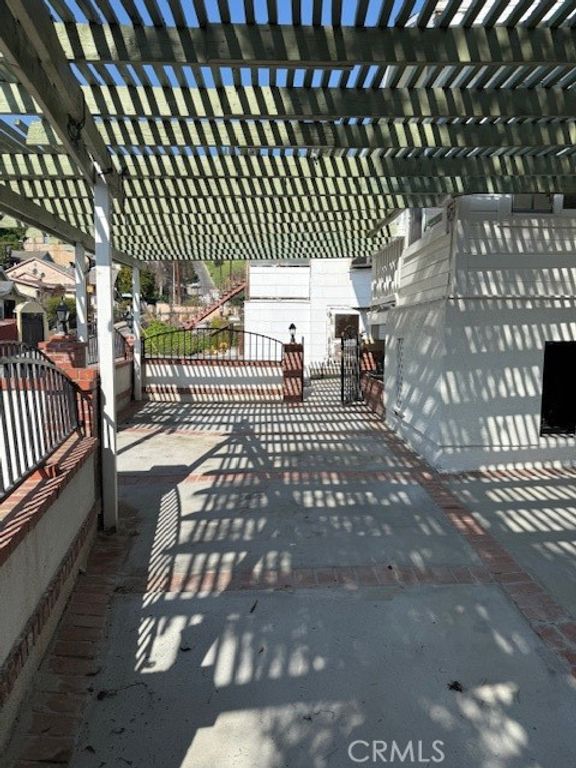 Image 5 of property listing at 4419 Radium Drive, Los Angeles, CA 90032